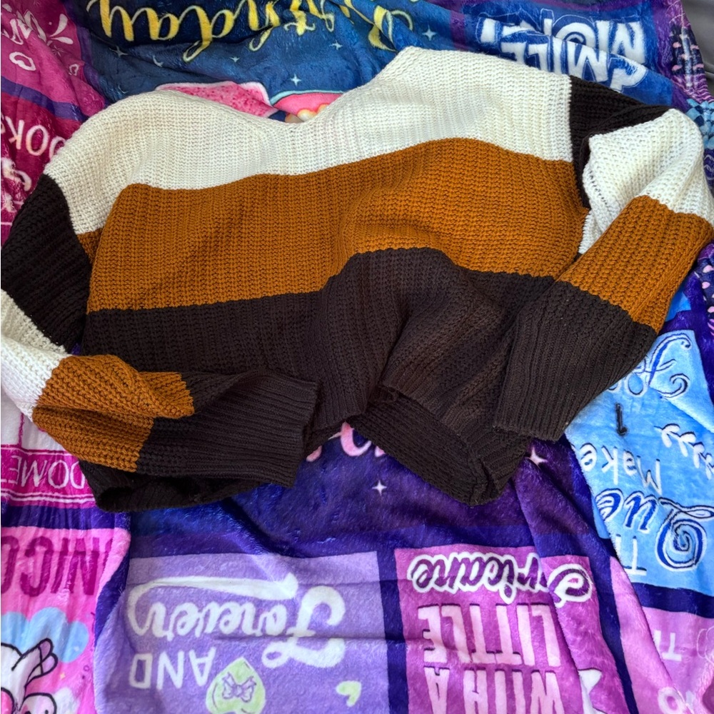 Colorblock Knit Sweater - Picture 3 of 3